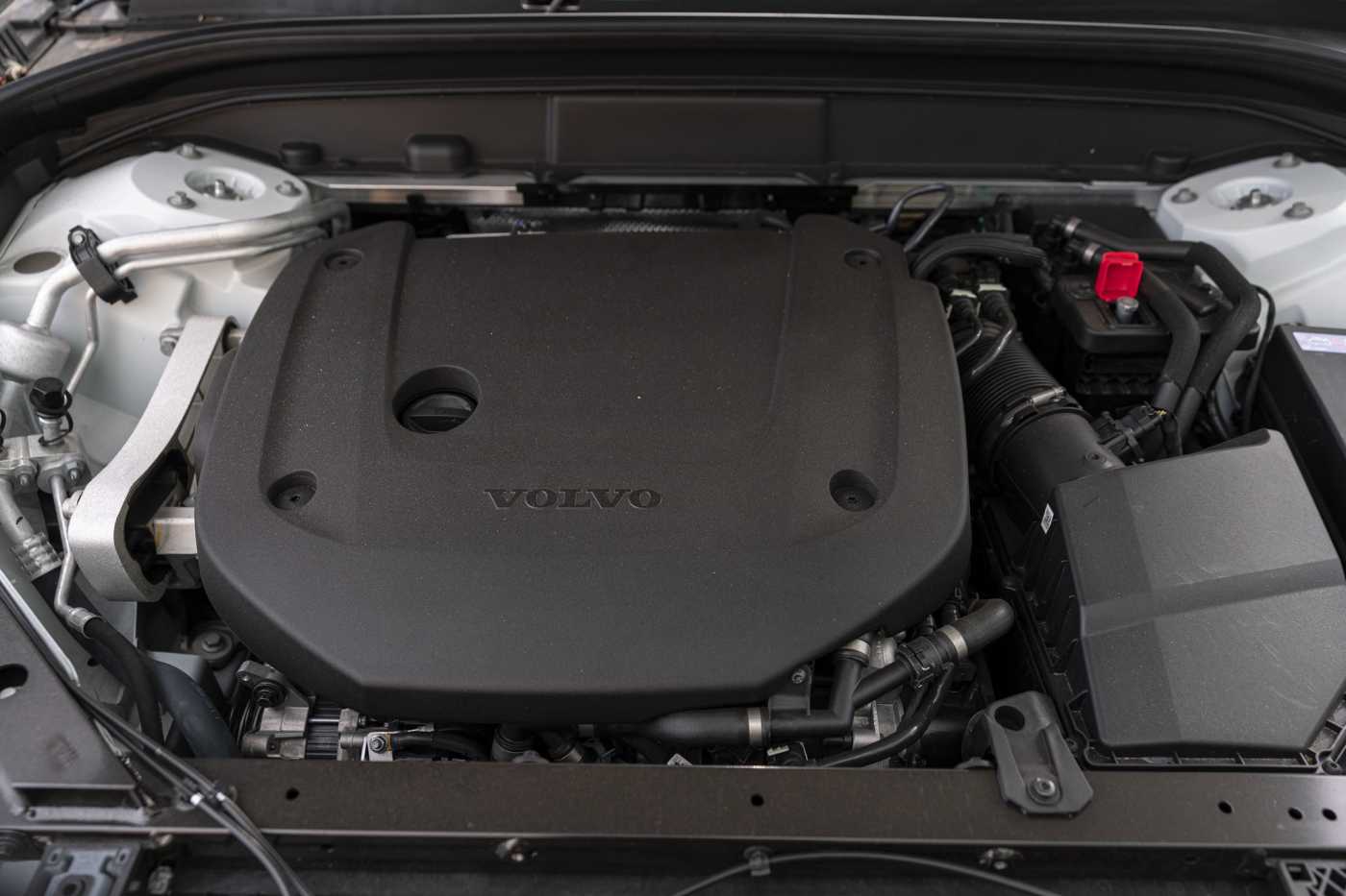 Volvo  XC60 Ultimate, B6 AWD mild hybrid, Petrol, Dark