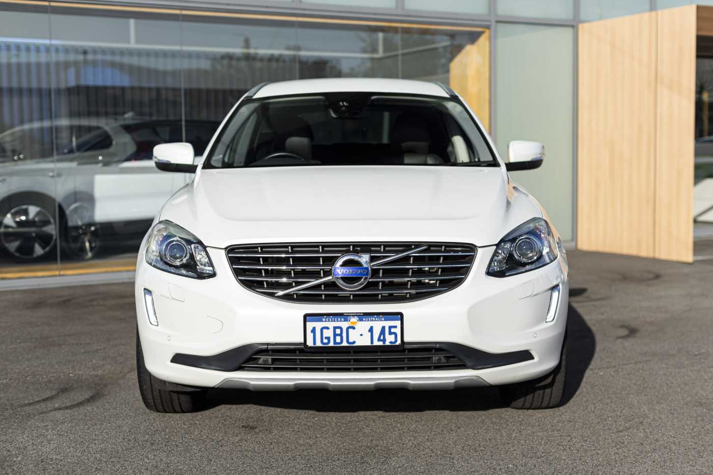 Volvo  XC60 T5 Luxury