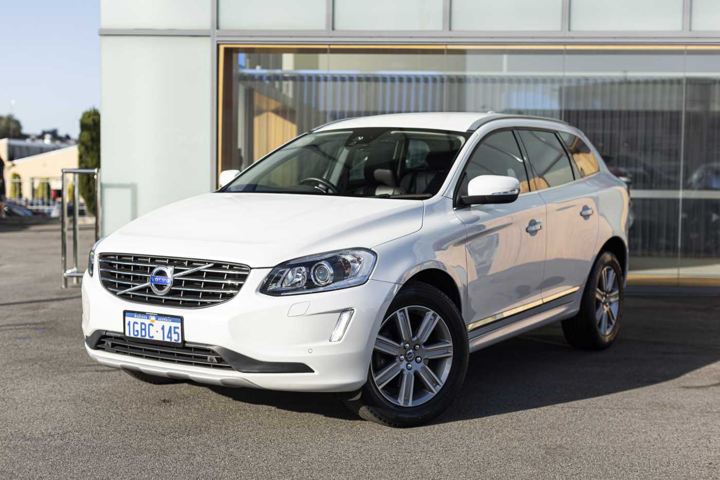 Volvo  XC60 T5 Luxury