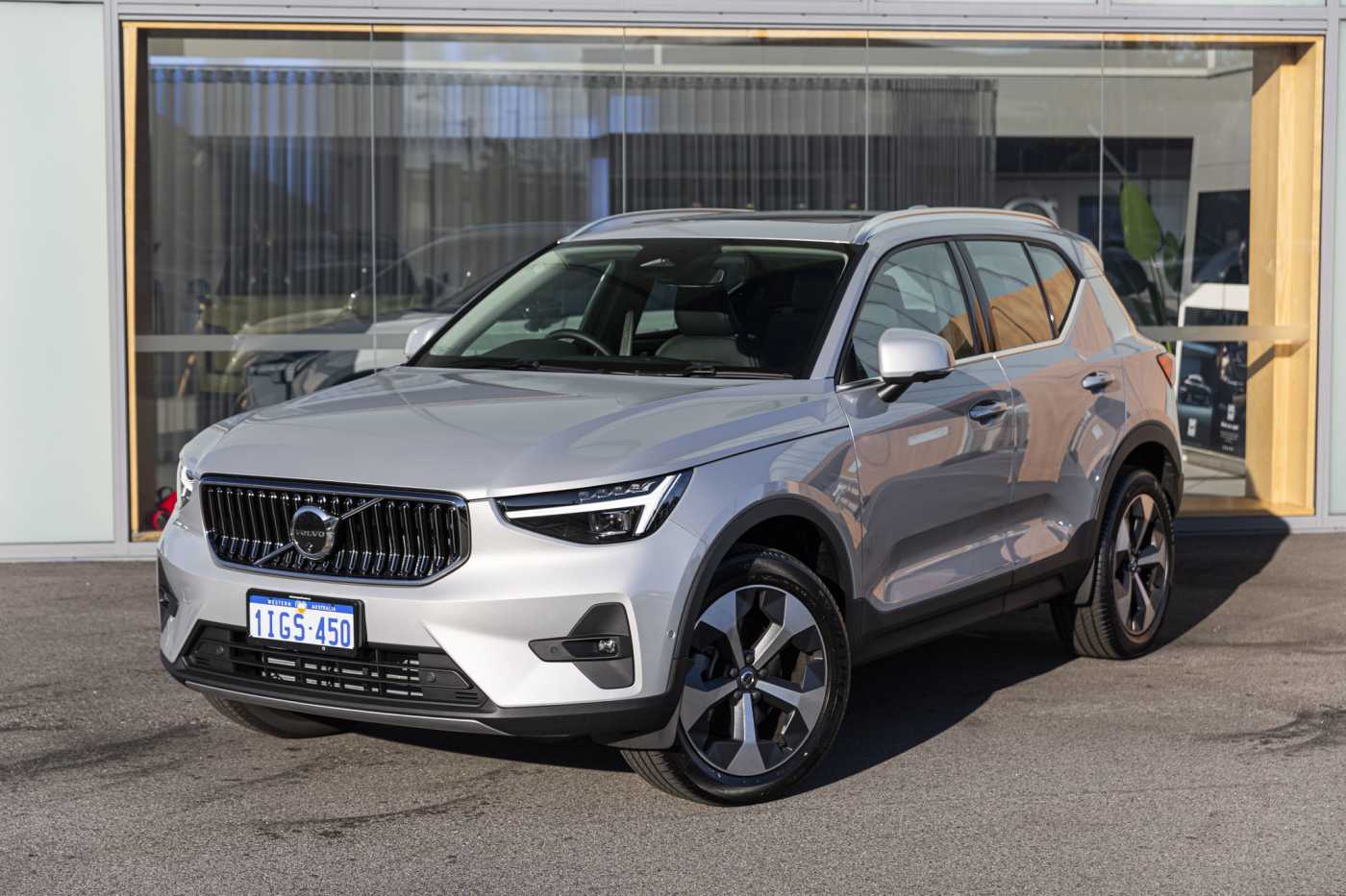 Volvo  XC40 Ultimate, B4 AWD Mild hybrid, Petrol, Bright