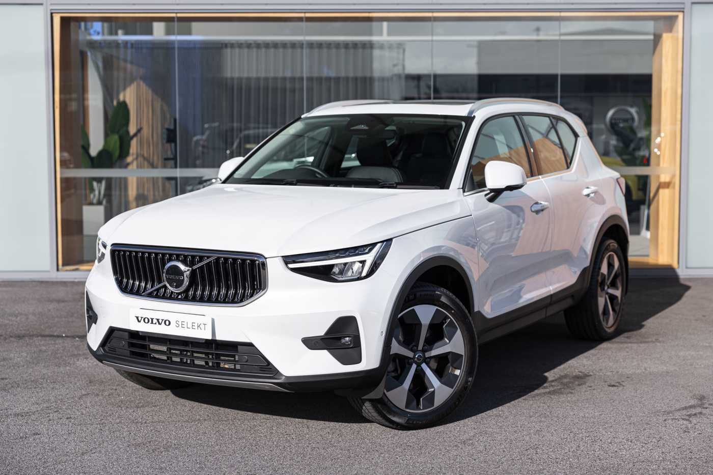 Volvo  XC40 Ultimate, B4 Mild Hybrid, Petrol, Bright