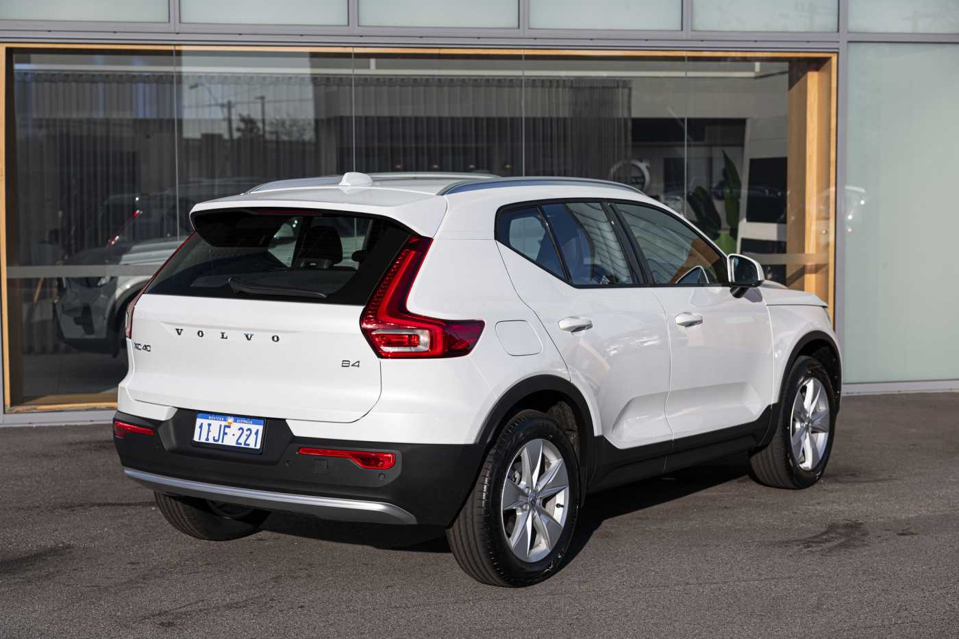 Volvo  XC40 Plus, B4 Mild hybrid, Petrol