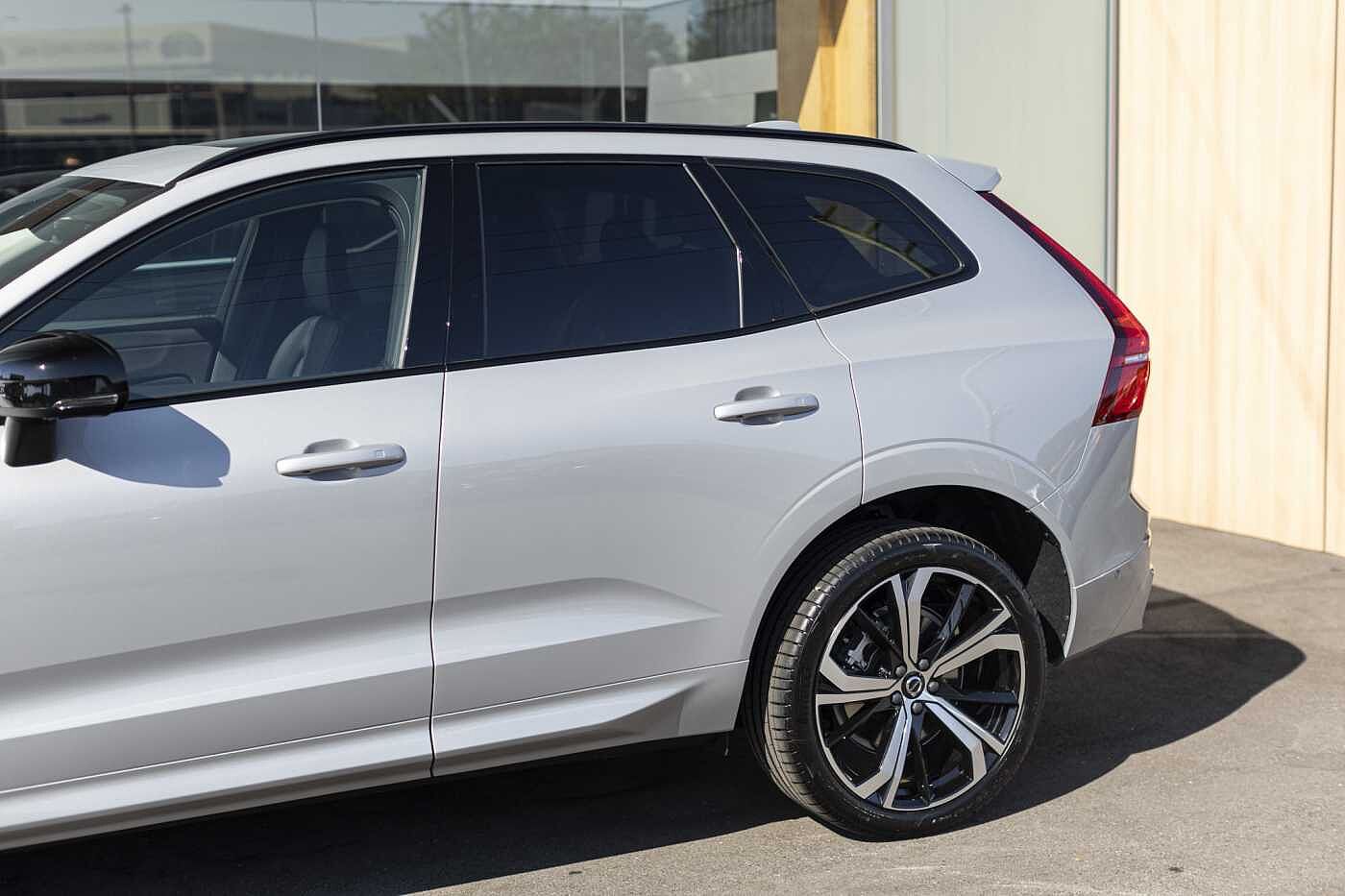 Volvo  UZ MY24 Recharge Ultimate T8 AWD Plug-In Hybrid