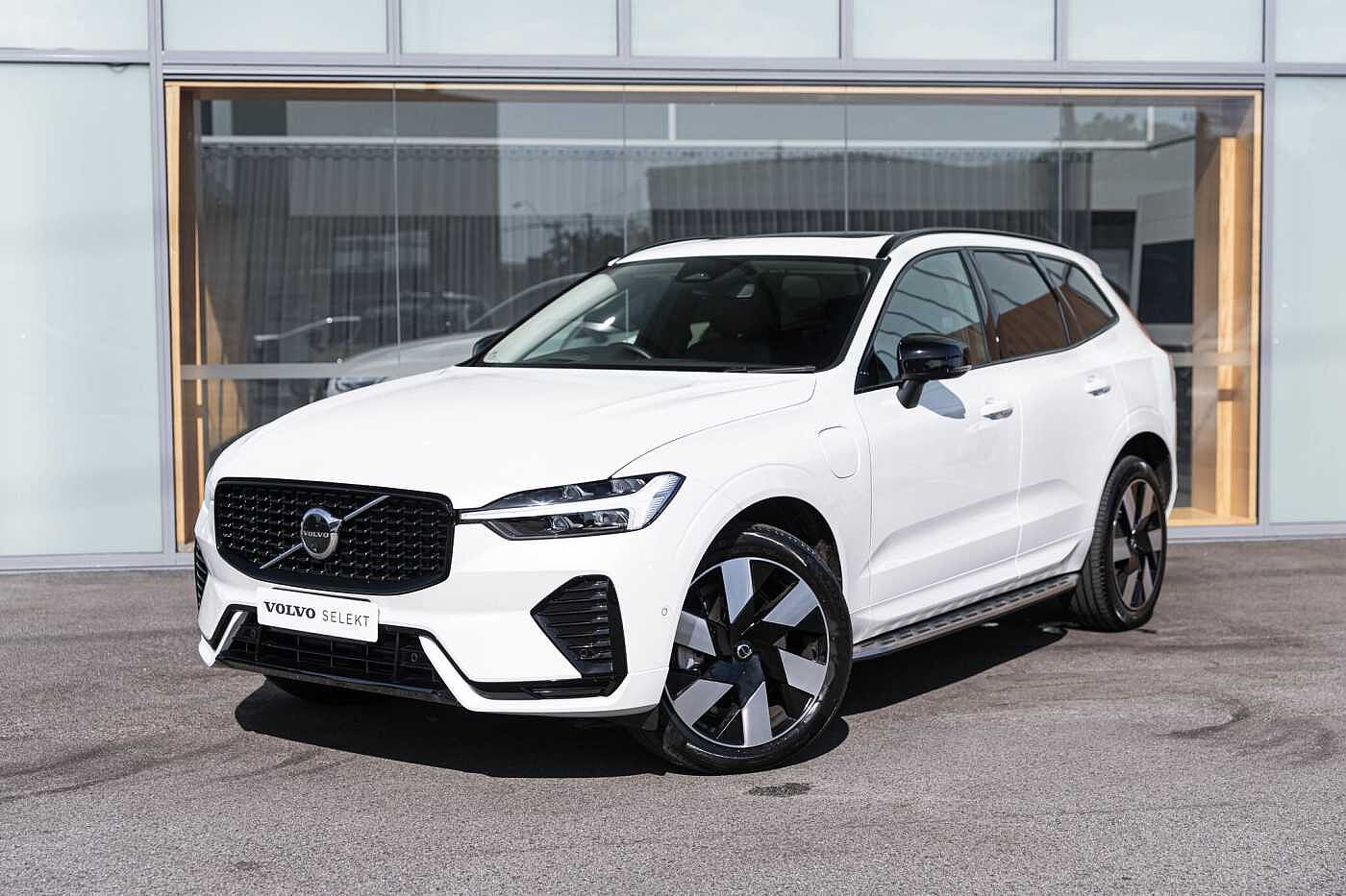 Volvo  XC60 Recharge Plus, T8 AWD Plug-in hybrid, Electric/Petrol, Dark