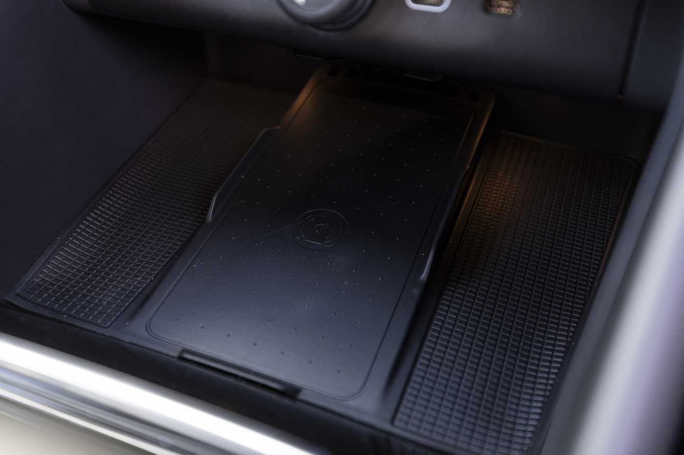 Volvo  XZ MY25 Black Edition AWD