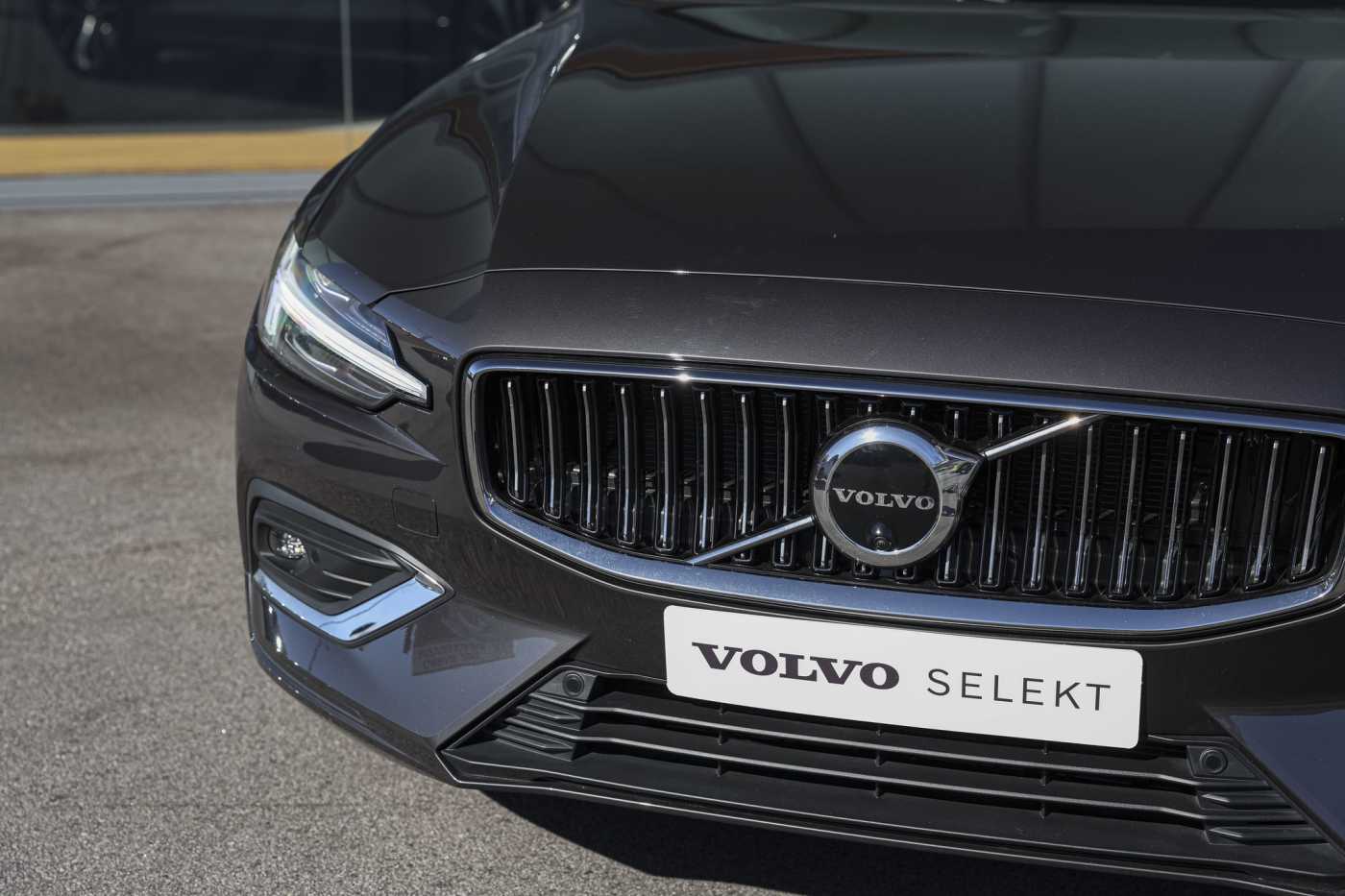Volvo  S60 Ultimate, B5 Mild Hybrid, Petrol, Bright