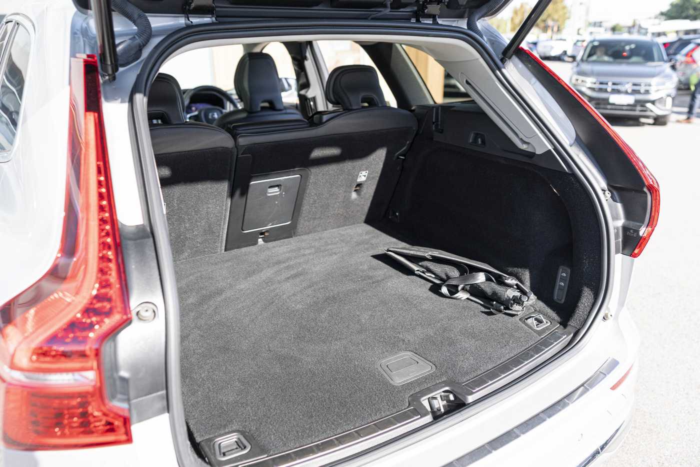 Volvo  XC60 Ultimate, B5 Mild Hybrid, Petrol, Bright