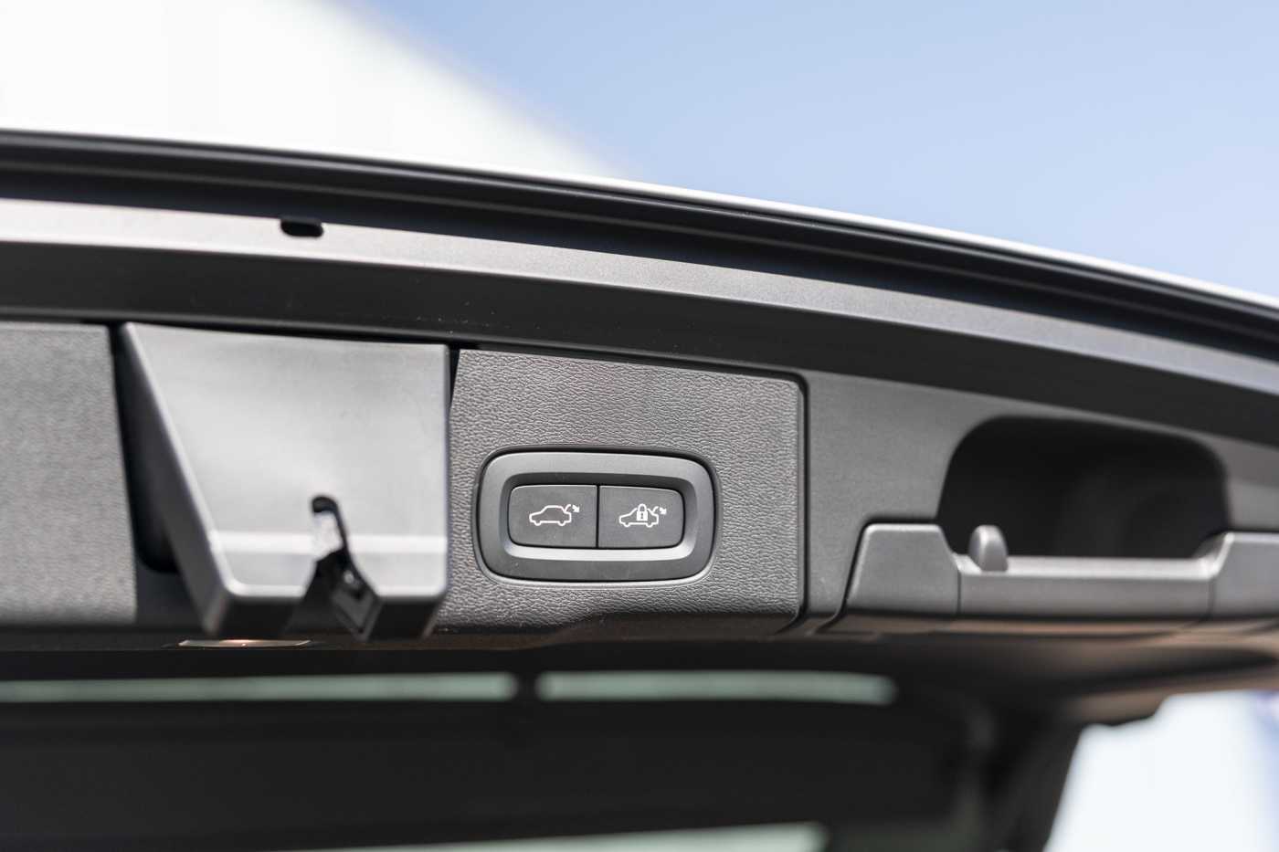 Volvo  XC60 Ultimate, B5 Mild Hybrid, Petrol, Bright