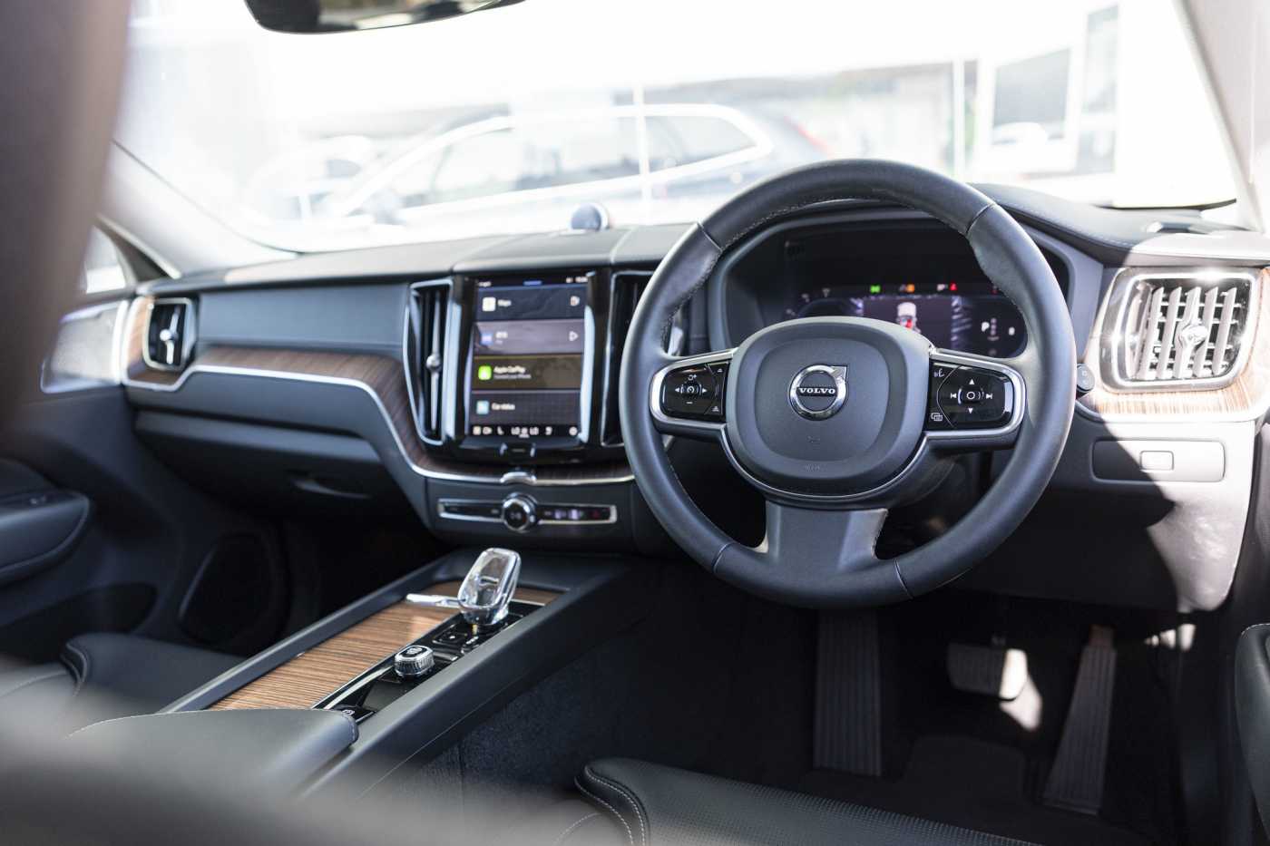 Volvo  XC60 Ultimate, B5 Mild Hybrid, Petrol, Bright