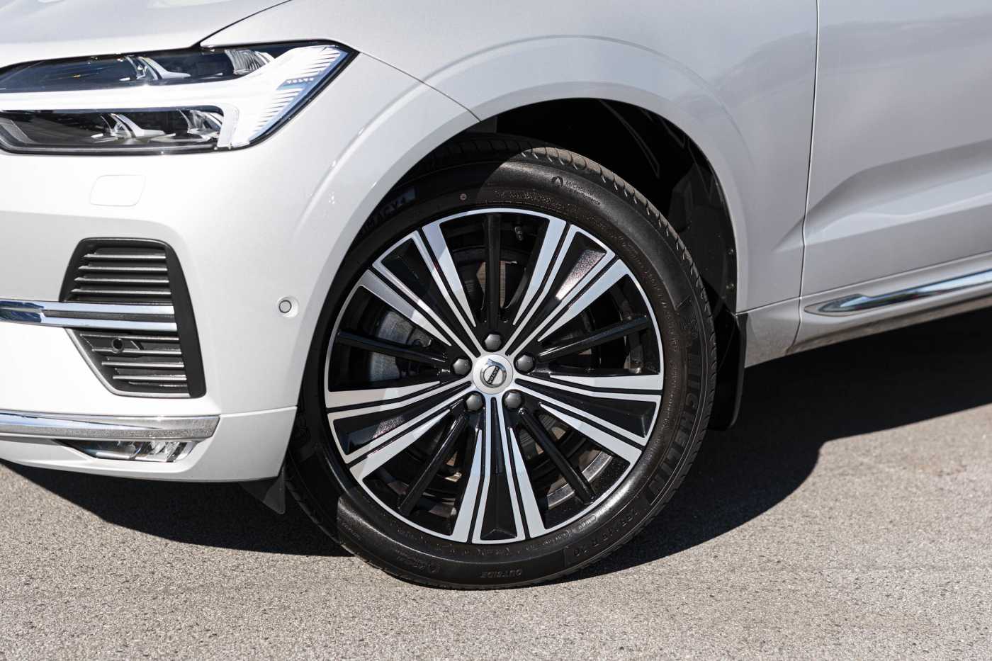 Volvo  XC60 Ultimate, B5 Mild Hybrid, Petrol, Bright
