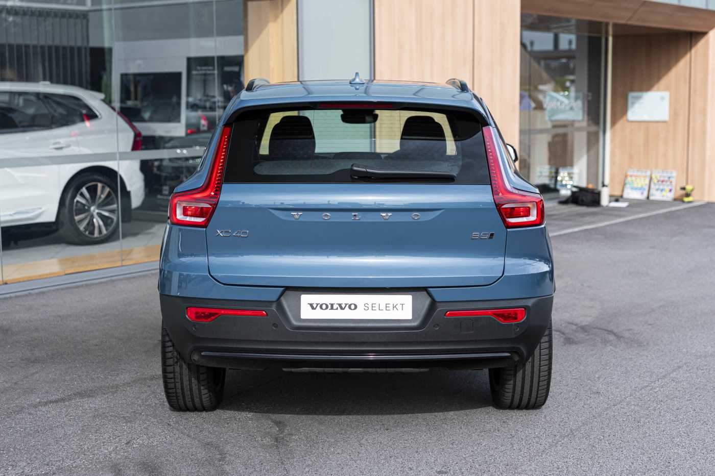 Volvo  XC40 Ultimate, B5 Mild Hybrid, Petrol, Dark