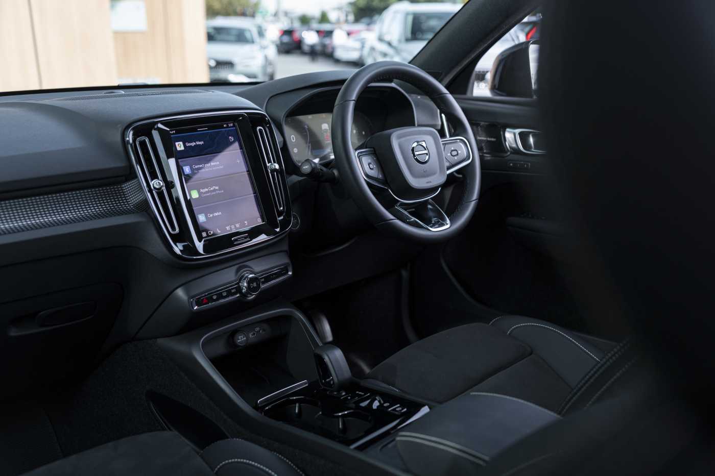 Volvo  XC40 Ultimate, B5 Mild Hybrid, Petrol, Dark