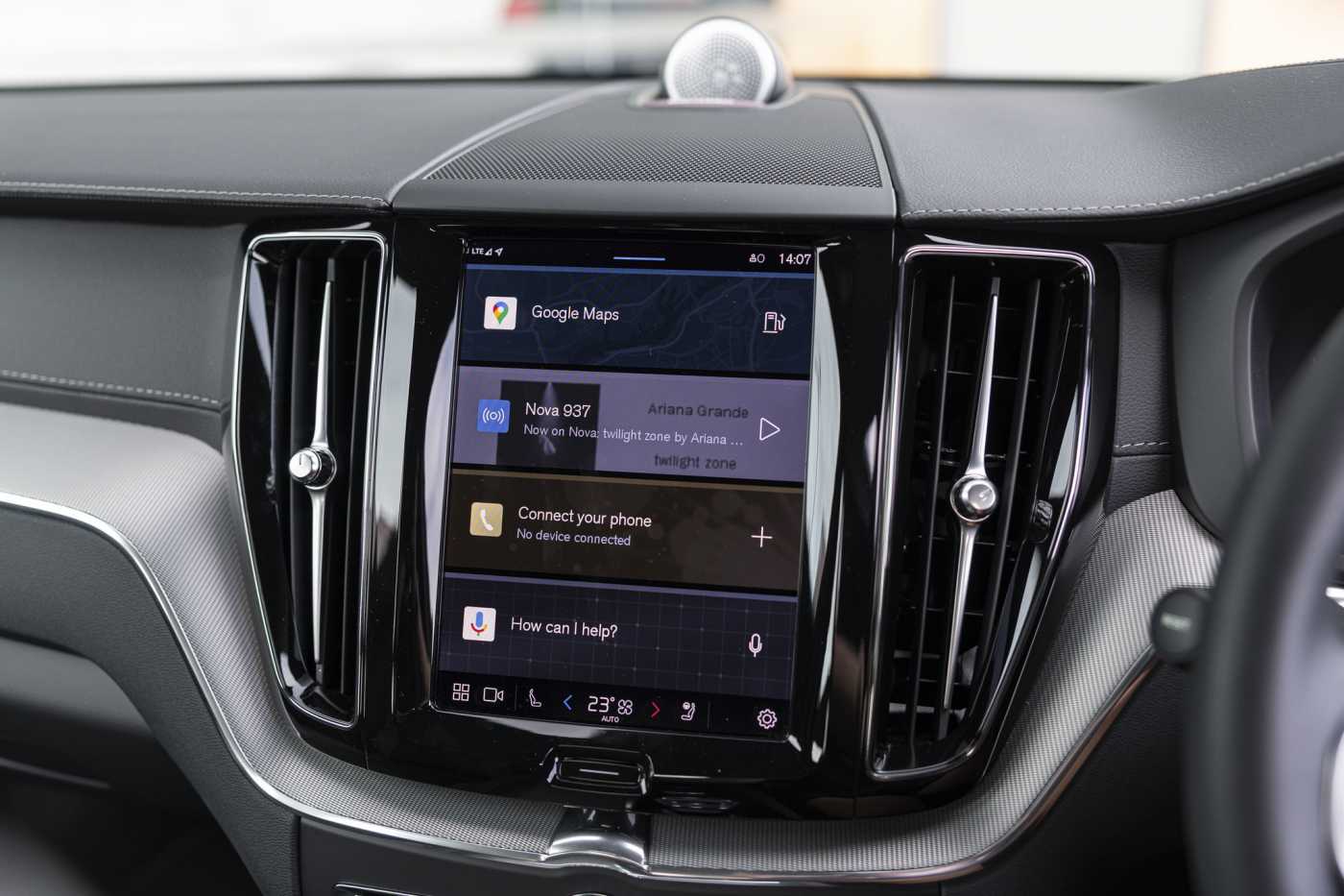 Volvo  XC60 Ultimate, B6 AWD mild hybrid, Petrol, Dark