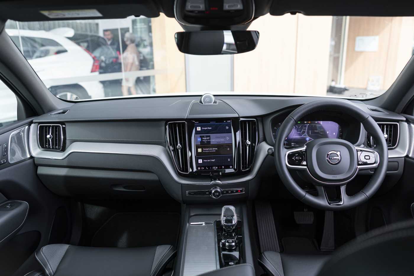 Volvo  XC60 Ultimate, B6 AWD mild hybrid, Petrol, Dark