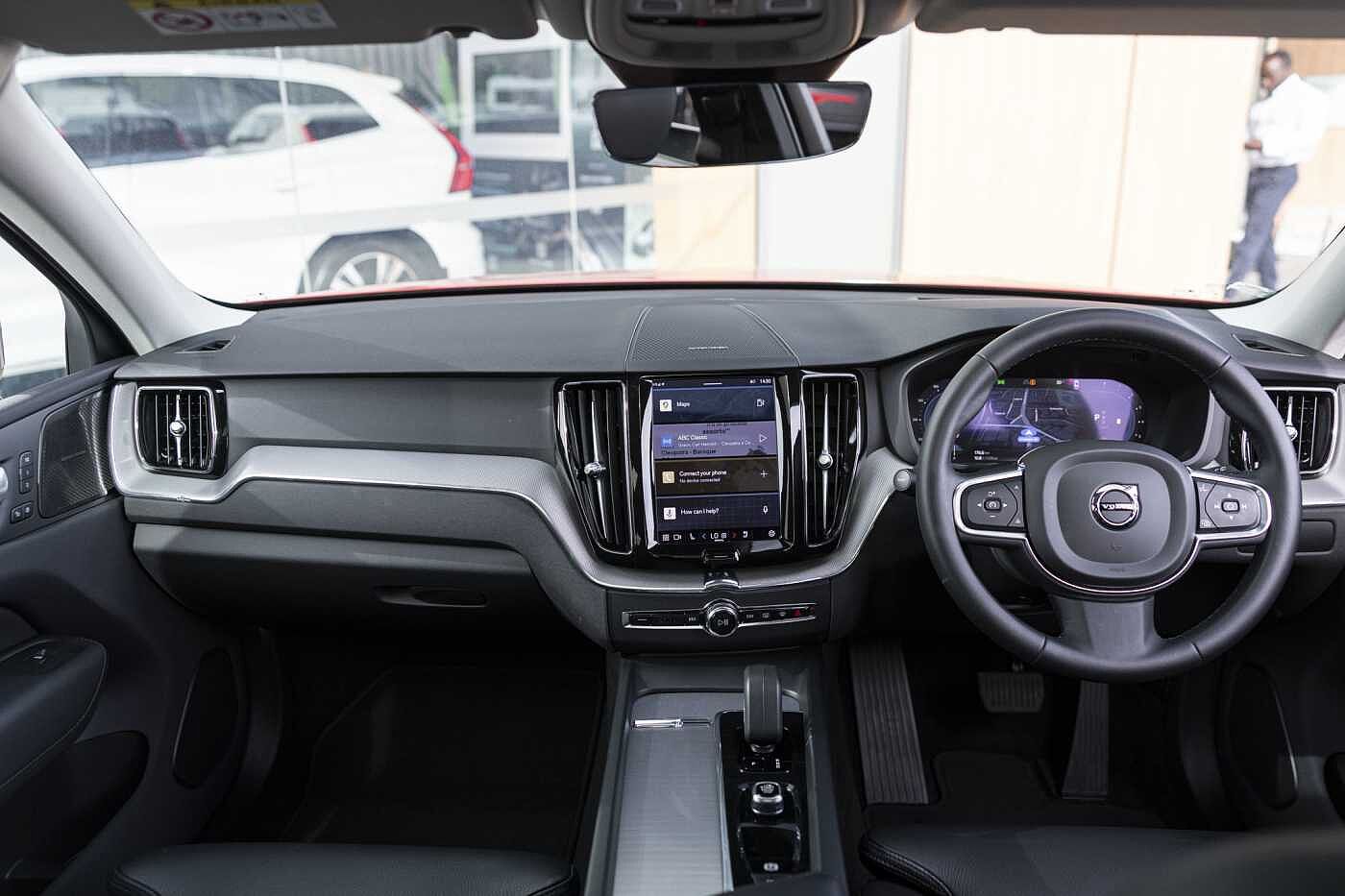 Volvo  XC60 Plus, B5 Mild Hybrid, Petrol