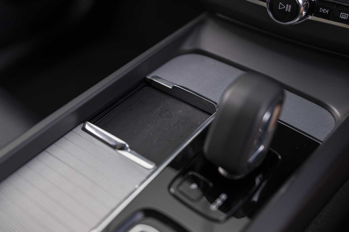 Volvo  XC60 Plus, B5 Mild Hybrid, Petrol
