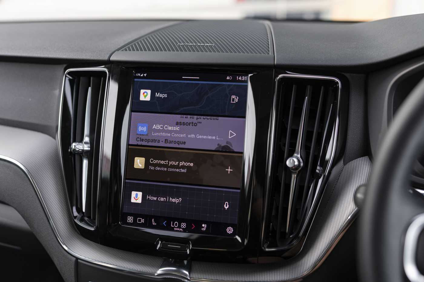 Volvo  XC60 Plus, B5 Mild Hybrid, Petrol