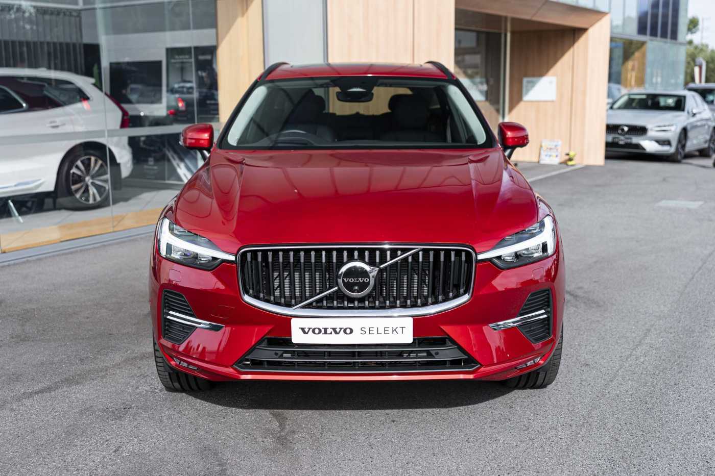 Volvo  XC60 Plus, B5 Mild Hybrid, Petrol