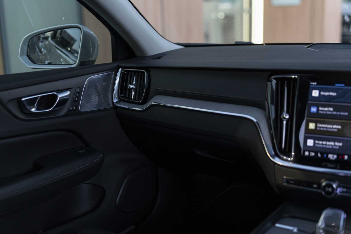Volvo  V60 Cross Country Ultimate, B5 AWD Mild hybrid, Petrol, Bright
