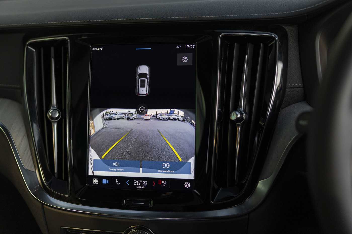 Volvo  V60 Cross Country Ultimate, B5 AWD Mild hybrid, Petrol, Bright