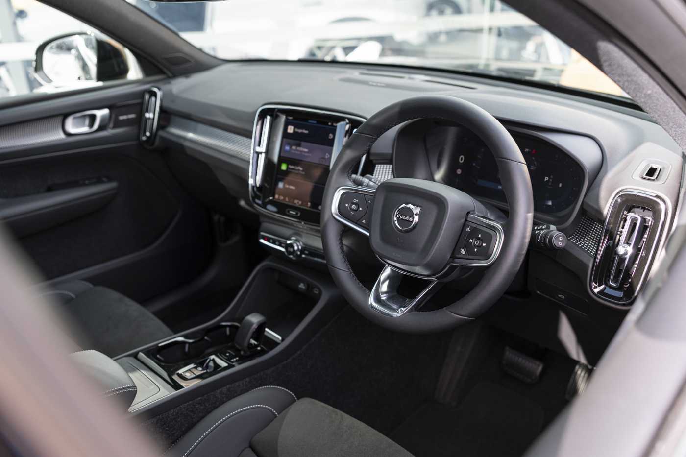 Volvo  XZ MY25 Black Edition AWD