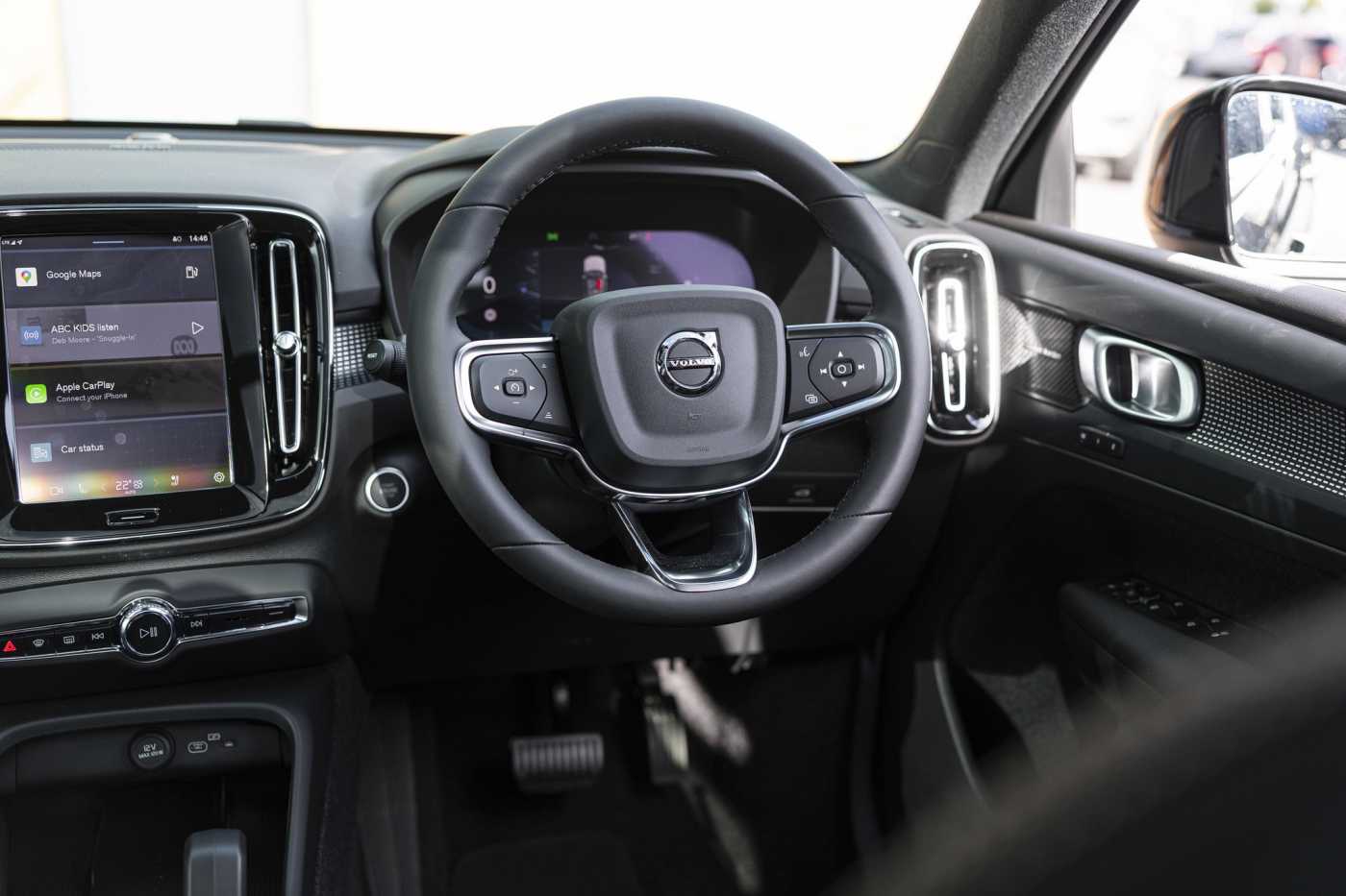 Volvo  XZ MY25 Black Edition AWD