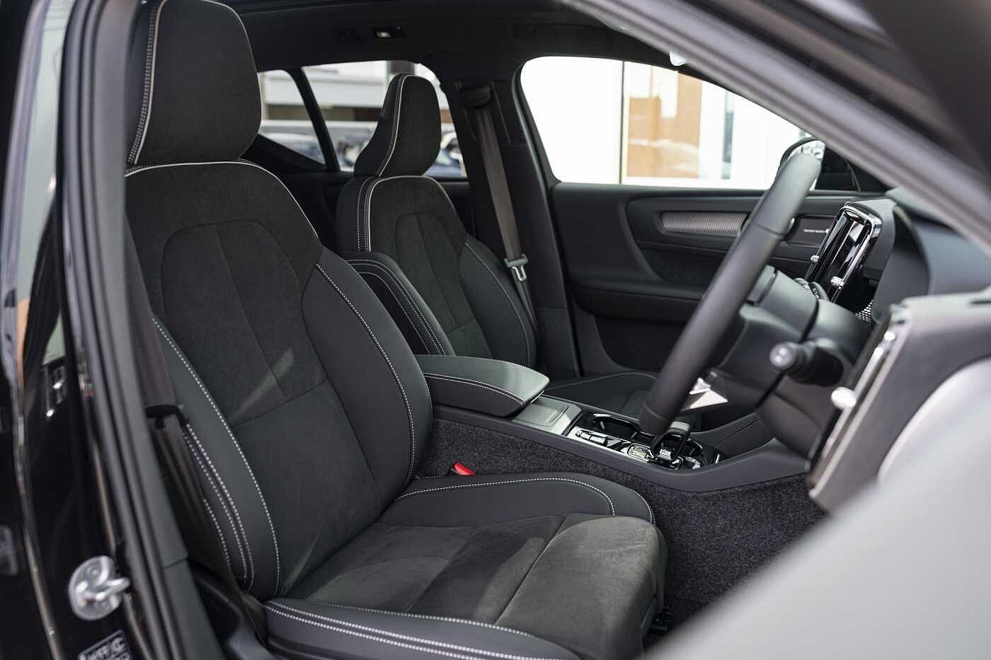 Volvo  XZ MY25 Black Edition AWD