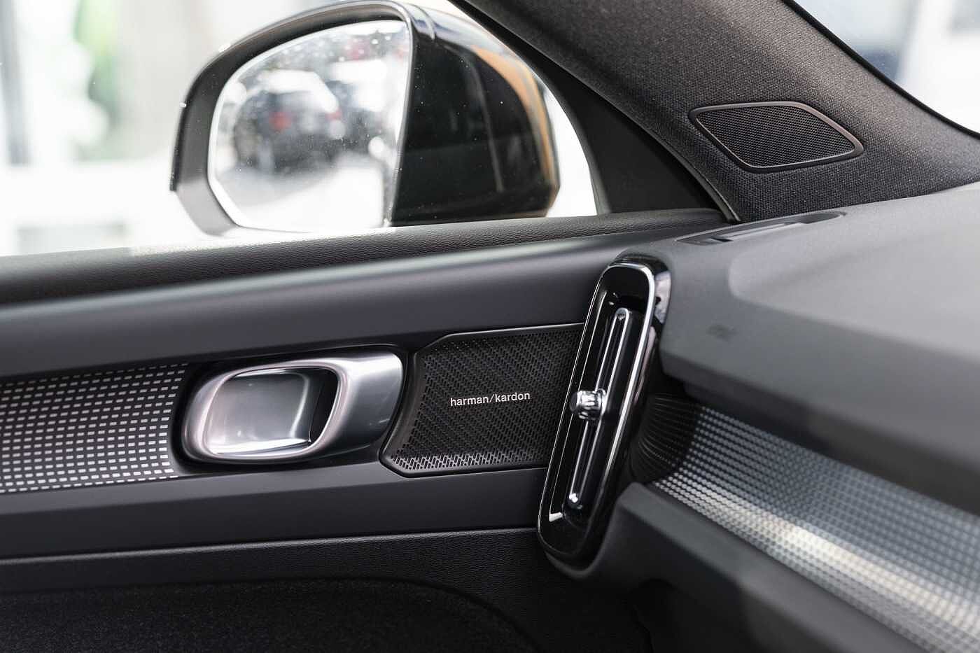 Volvo  XZ MY25 Black Edition AWD