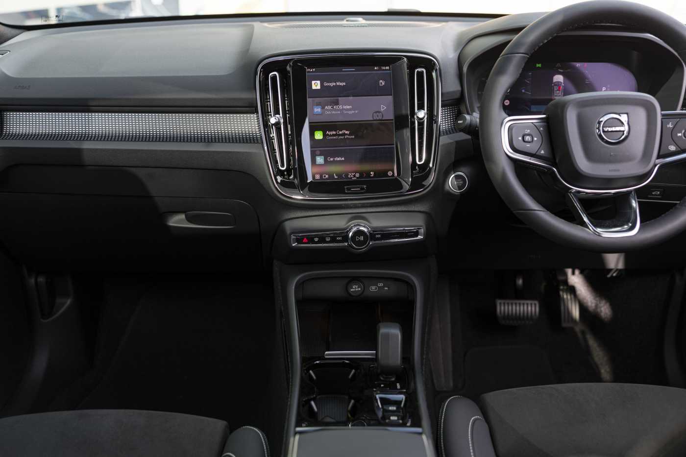 Volvo  XZ MY25 Black Edition AWD