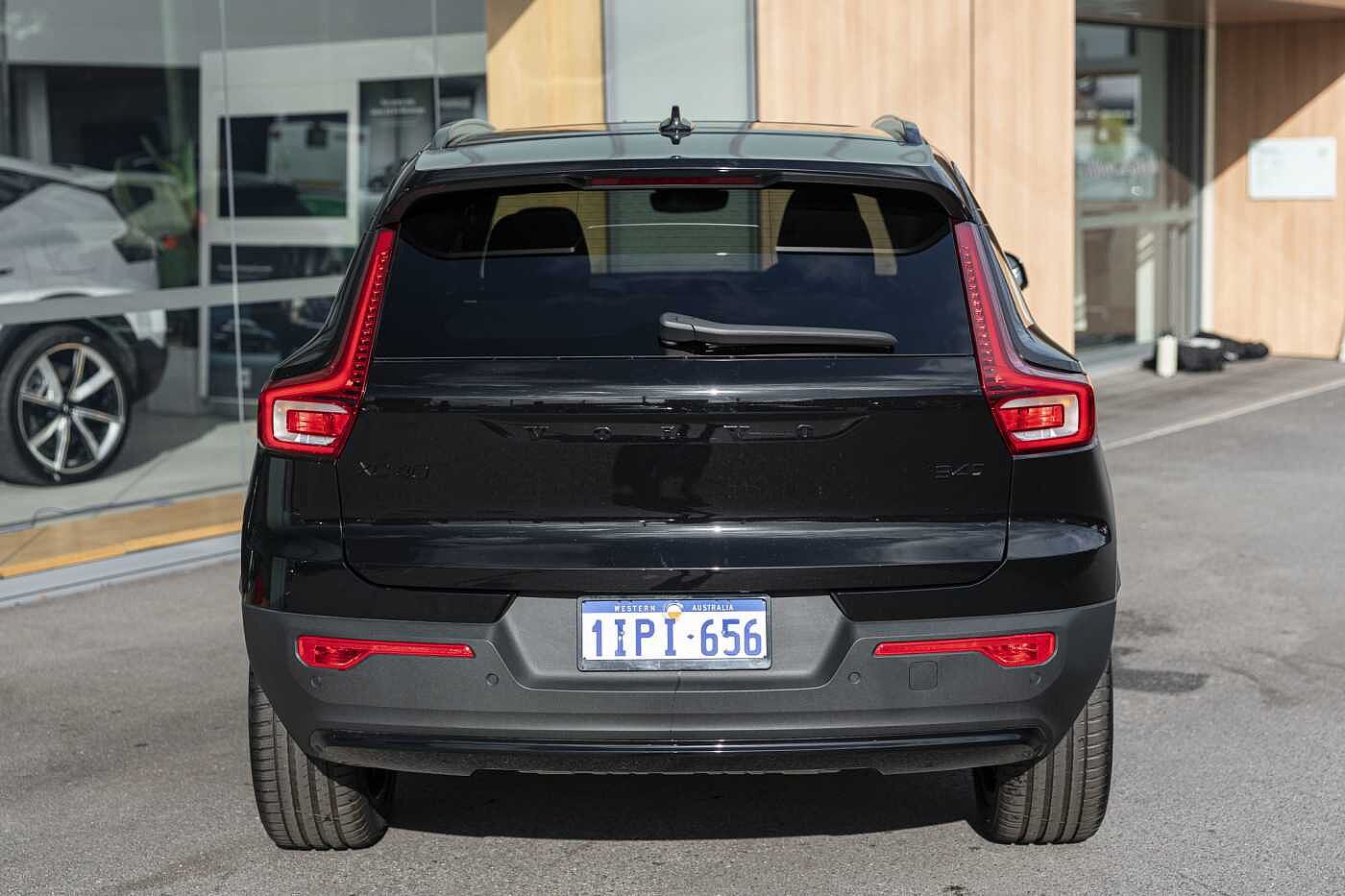 Volvo  XZ MY25 Black Edition AWD