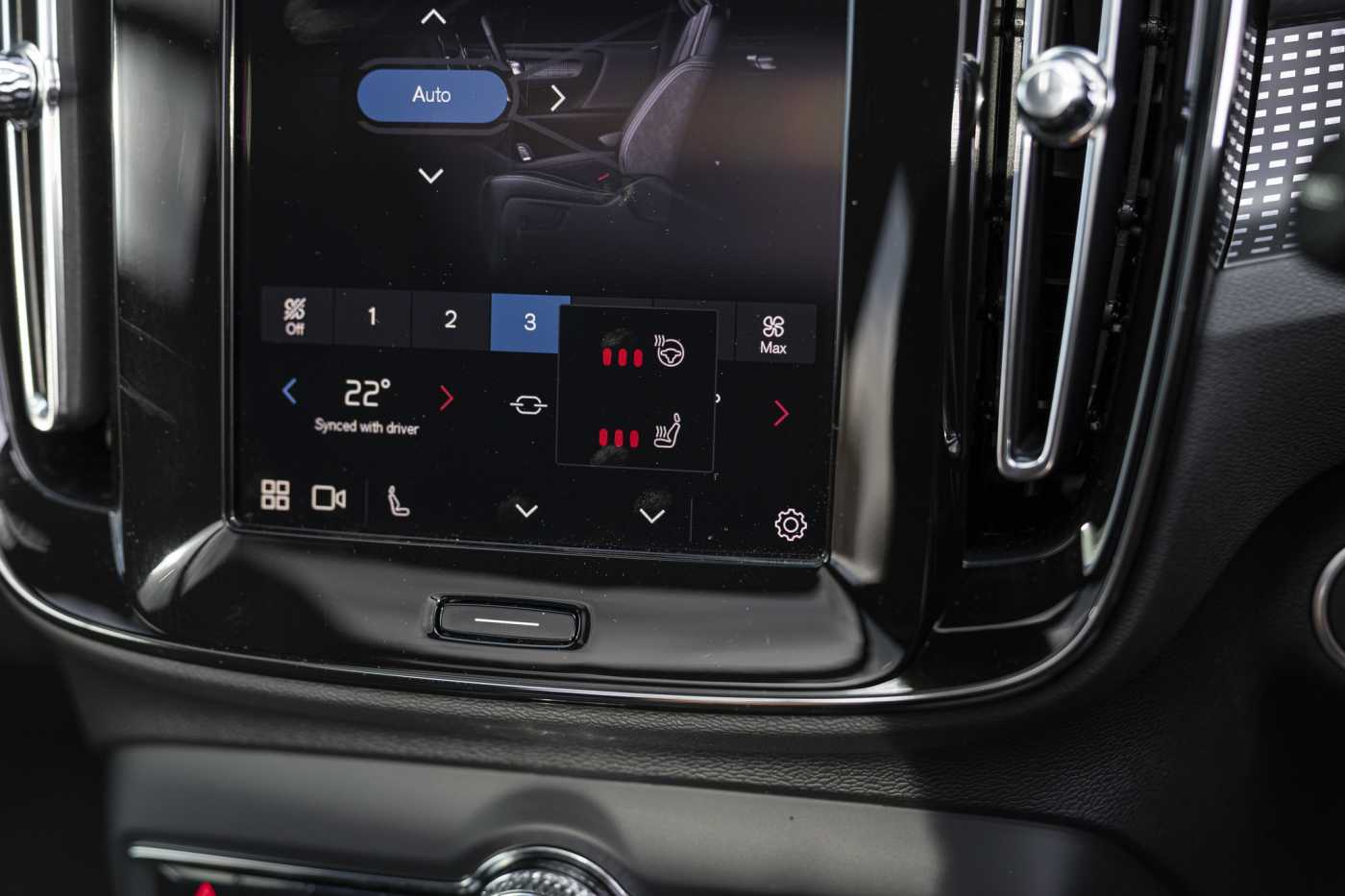Volvo  XZ MY25 Black Edition AWD