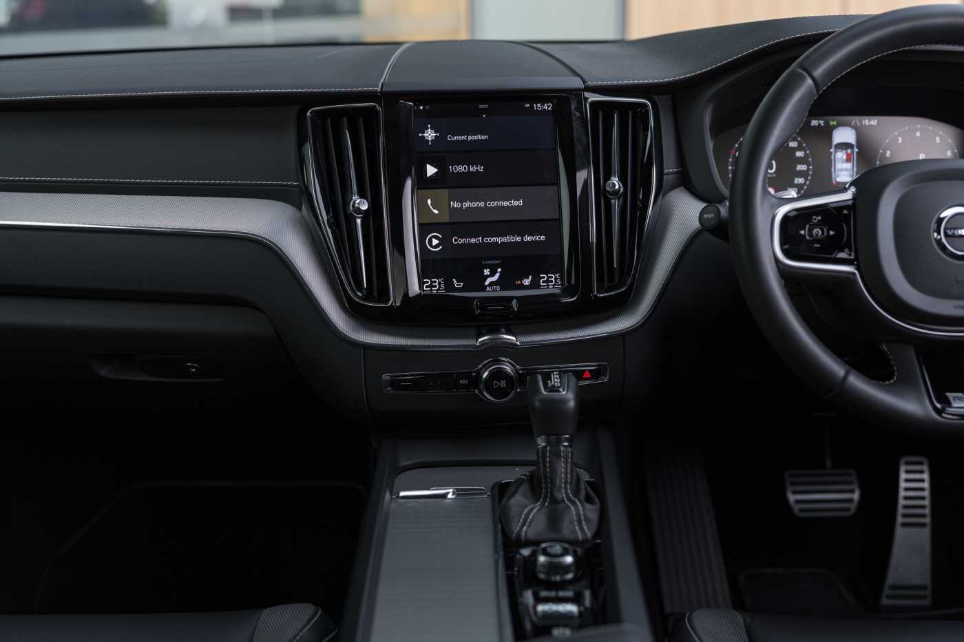 Volvo  XC60 T6 R-Design AWD