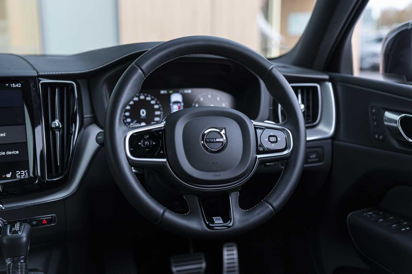 Volvo  XC60 T6 R-Design AWD