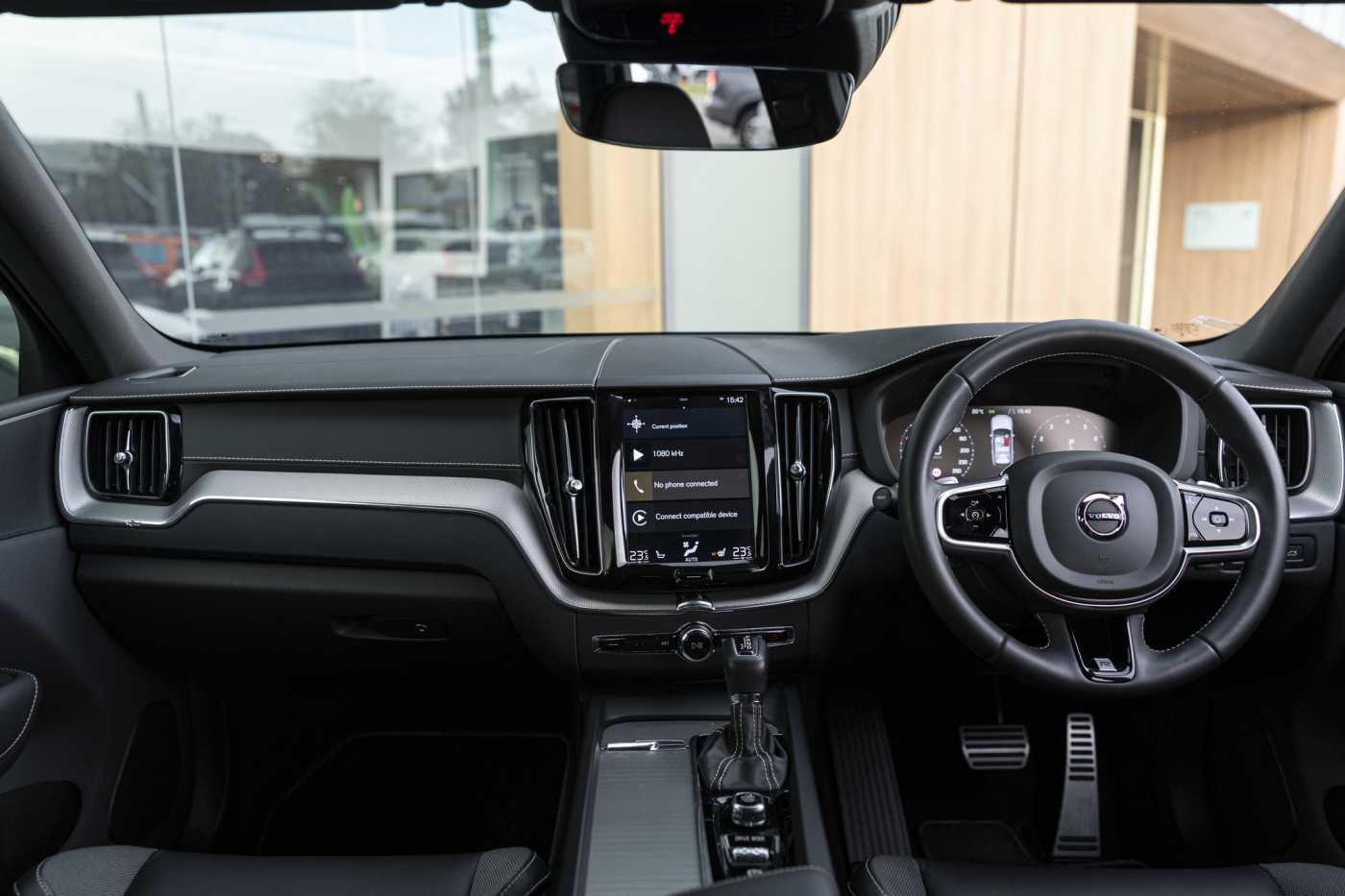 Volvo  XC60 T6 R-Design AWD