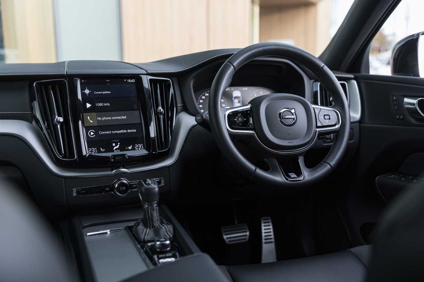 Volvo  XC60 T6 R-Design AWD