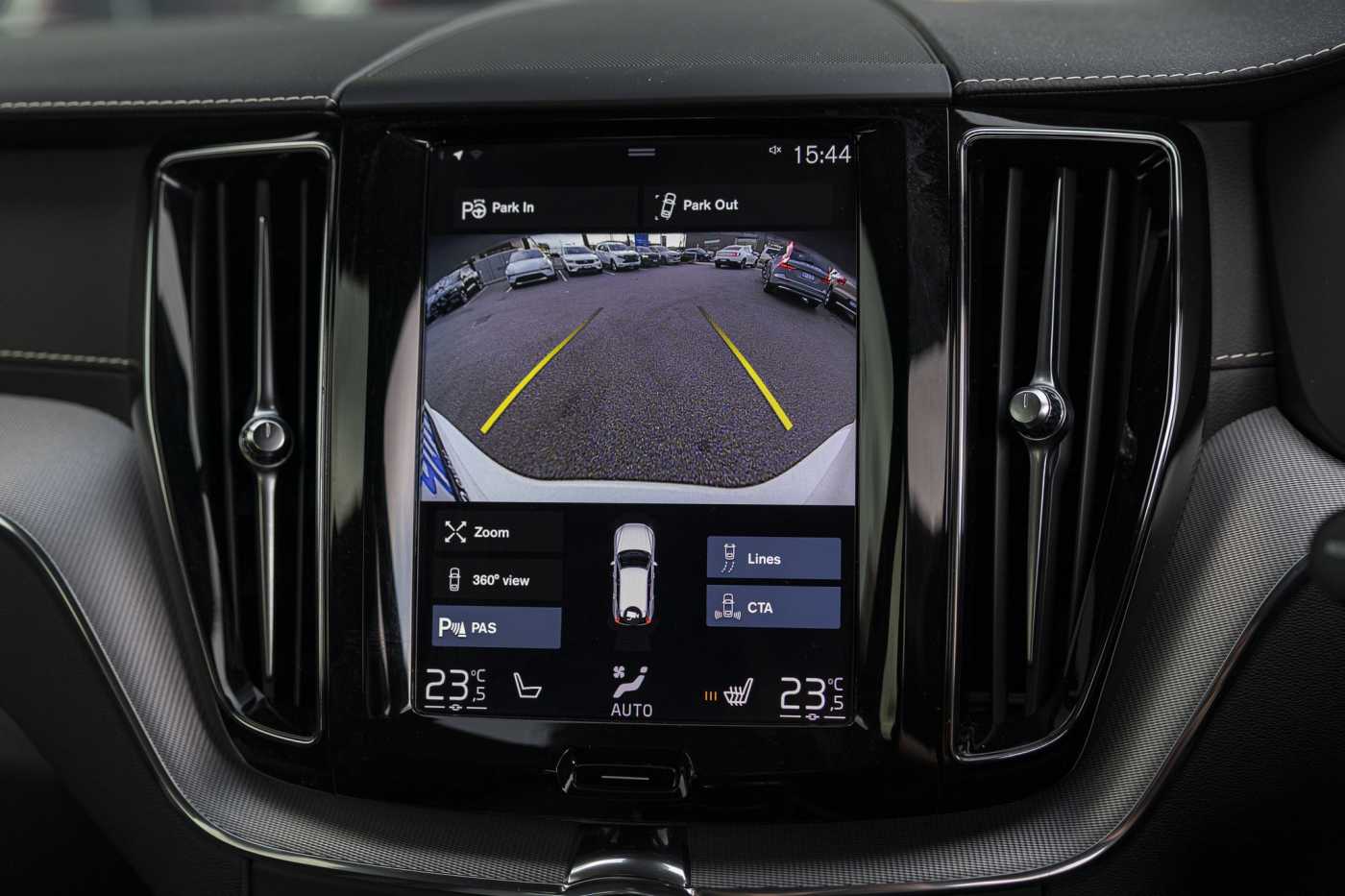 Volvo  XC60 T6 R-Design AWD