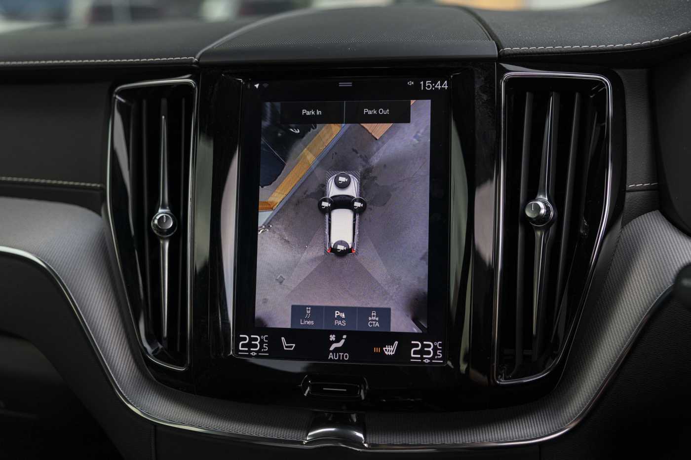 Volvo  XC60 T6 R-Design AWD