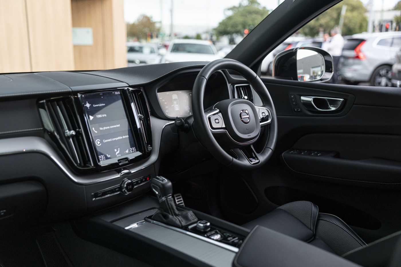 Volvo  XC60 T6 R-Design AWD