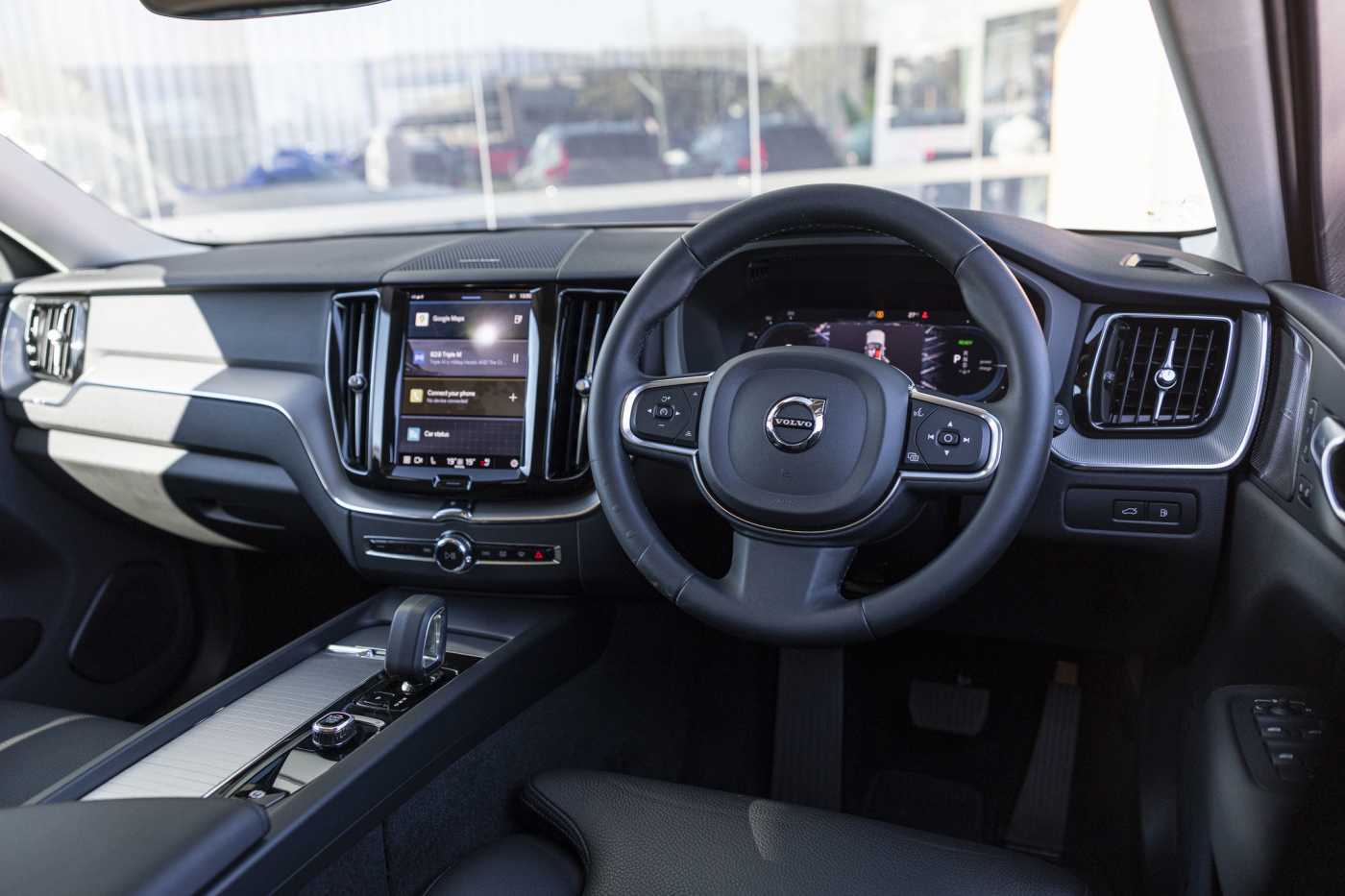 Volvo  XC60 Recharge Plus, T8 AWD Plug-in hybrid, Electric/Petrol, Dark