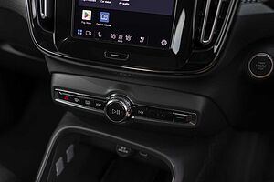 Volvo  XC40 Ultimate, B5 Mild Hybrid, Petrol, Dark