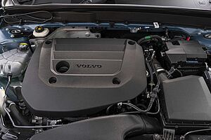 Volvo  XC40 Ultimate, B5 Mild Hybrid, Petrol, Dark