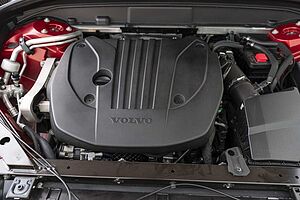 Volvo  XC60 Plus, B5 Mild Hybrid, Petrol