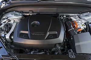 Volvo  XC60 Recharge Plus, T8 AWD Plug-in hybrid, Electric/Petrol, Dark