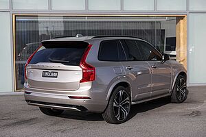 Volvo  XC90 Recharge Ultimate, T8 eAWD Plug-in hybrid, Electric/Petrol, Dark, 7 Seats