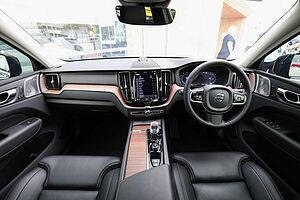 Volvo  XC60 Ultimate, B6 Mild Hybrid, Petrol, Dark