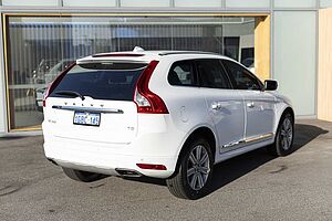 Volvo  XC60 T5 Luxury