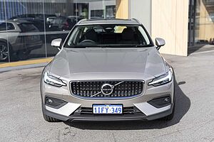 Volvo  V60 Cross Country Ultimate, B5 AWD Mild hybrid, Petrol, Bright