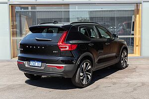 Volvo  XC40 Ultimate, B5 Mild Hybrid, Petrol, Dark