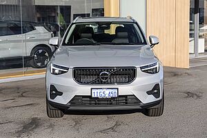 Volvo  XC40 Ultimate, B4 AWD Mild hybrid, Petrol, Bright