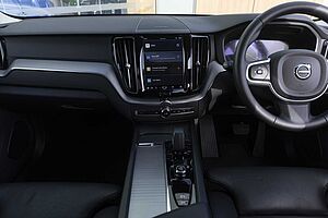 Volvo  XC60 Plus, B5 Mild Hybrid, Petrol